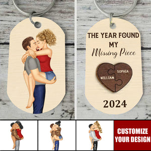 The Year I Found My Missing Piece Kissing Couples - Couple Personalized Stainless Steel Keychain - Gift For Husband Wife, Anniversary