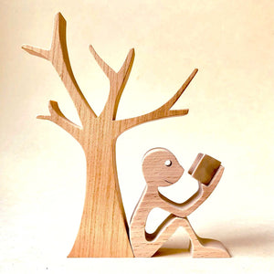 Making Wooden People Reading With Personality